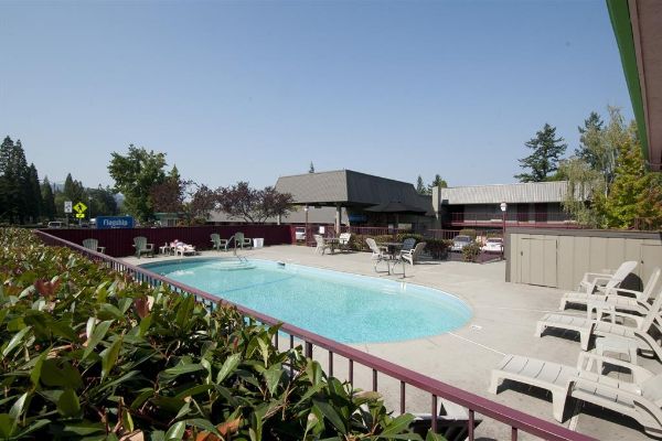 FLAGSHIP INN ASHLAND (Ashland)